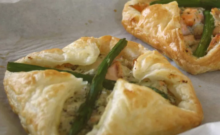 Cream cheese, smoked salmon and wild asparagus
