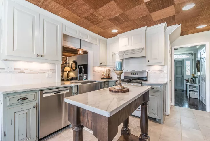 Glossy Quartz Countertop