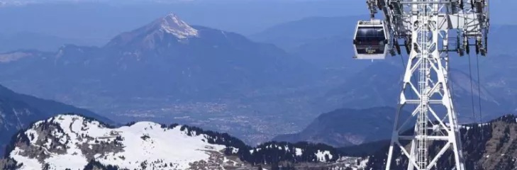 Explore The Hilly Landscape Of Kashmir From Rajkot To Enjoy Best Trip moments